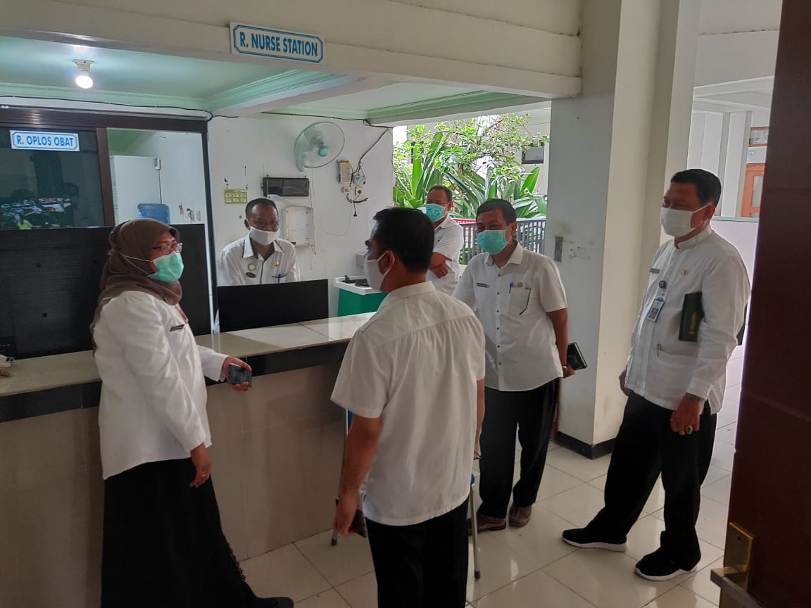 Kunjungan Kepala Dinkes Kabupaten Bojonegoro Terkait Kesiapan Ruang Isolasi Covid-19 RSUD Padangan