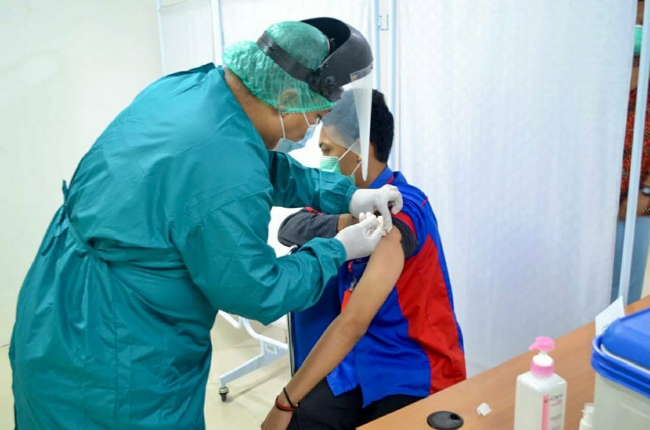Kegiatan Vaksinasi Covid-19 Kepada Seluruh Pegawai RSUD Padangan