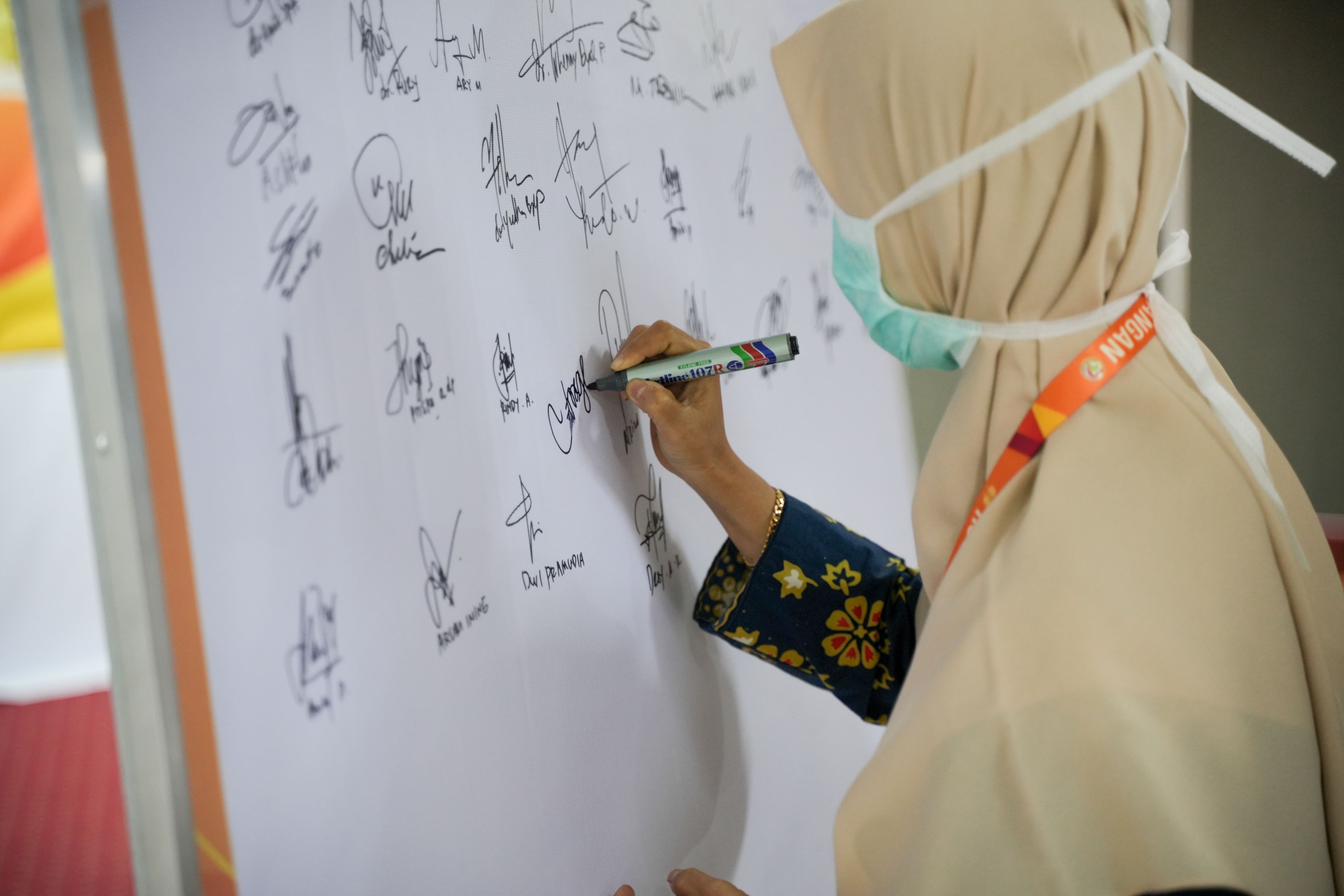 Penandatanganan Seluruh Karyawan Wilayah Kerja Memasuki Zona Integritas